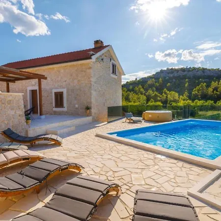 Marina Neretva By Guide Vila