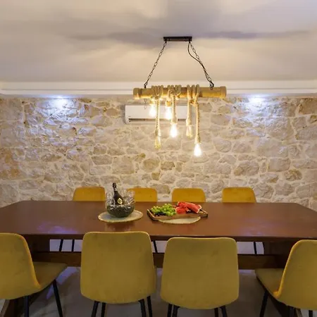 Marina Neretva By Guide Vila *